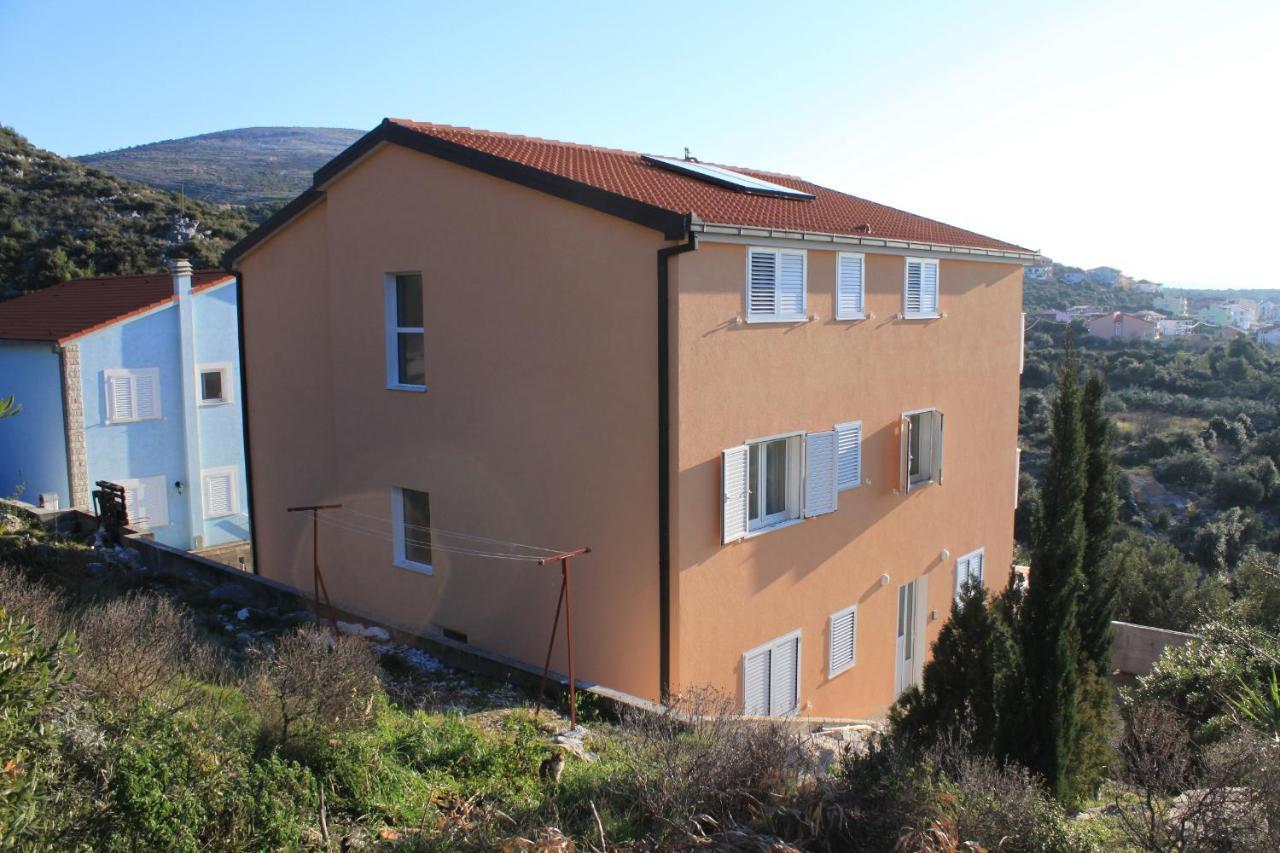 Apartments With A Parking Space Seget Vranjica, Trogir - 8507 المظهر الخارجي الصورة