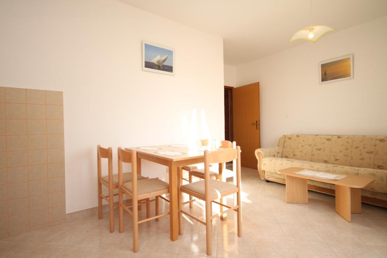 Apartments With A Parking Space Seget Vranjica, Trogir - 8507 المظهر الخارجي الصورة